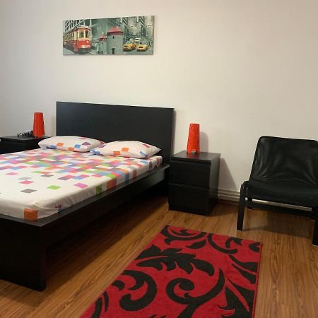 Center Apartment Galaţi Eksteriør billede