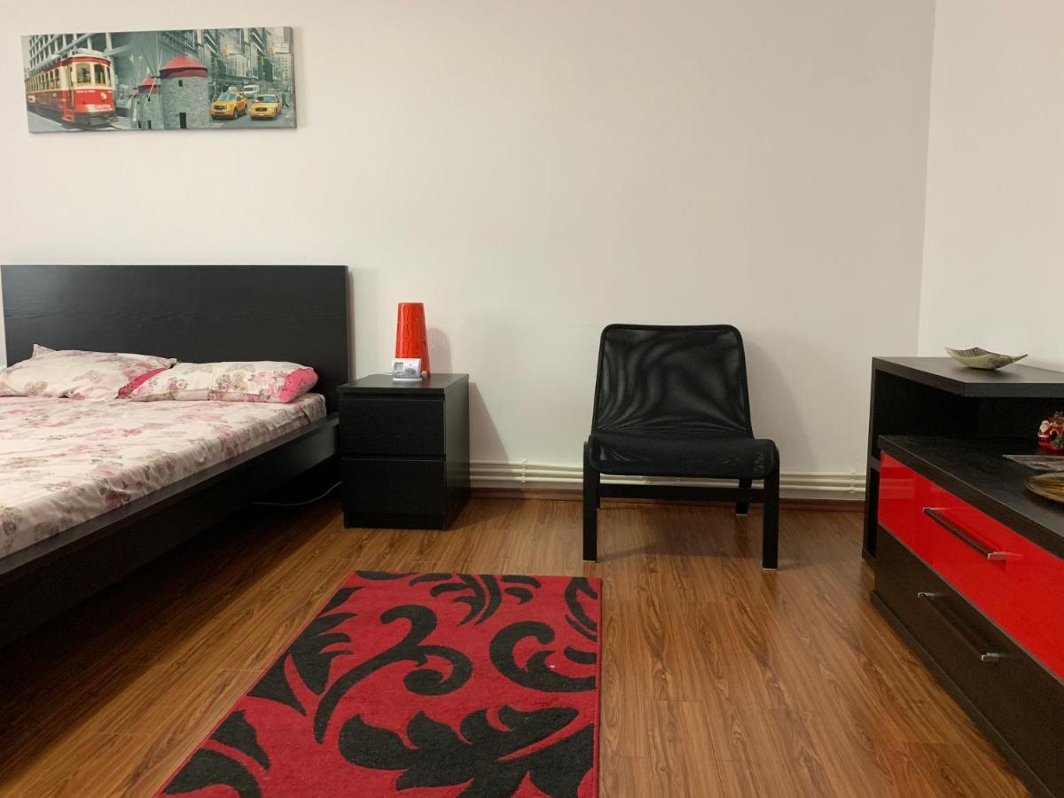 Center Apartment Galaţi Eksteriør billede