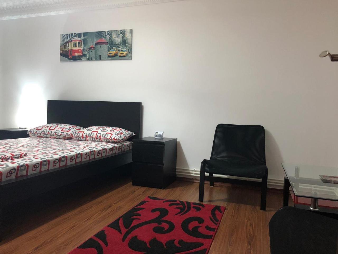Center Apartment Galaţi Eksteriør billede