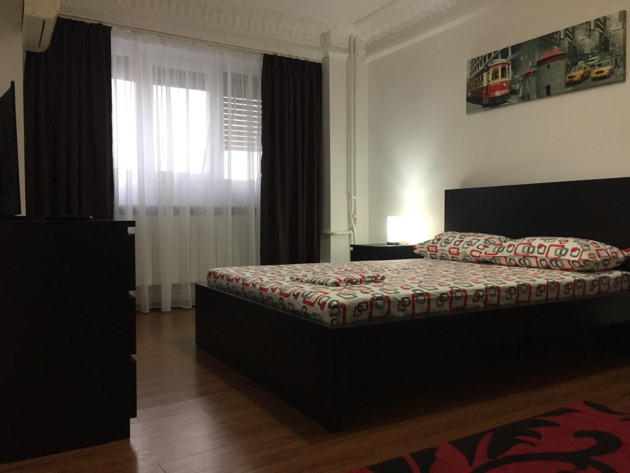 Center Apartment Galaţi Eksteriør billede