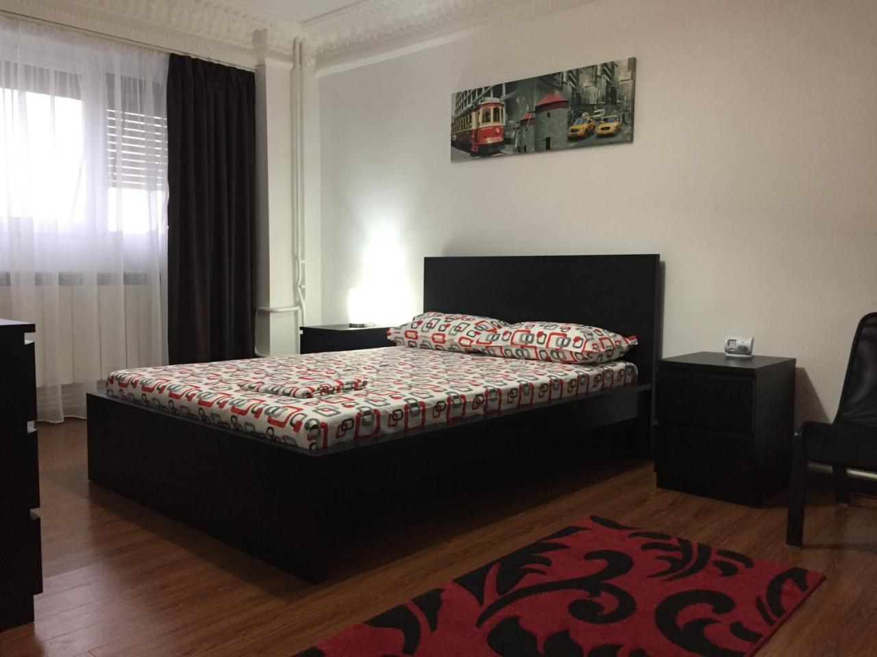 Center Apartment Galaţi Eksteriør billede