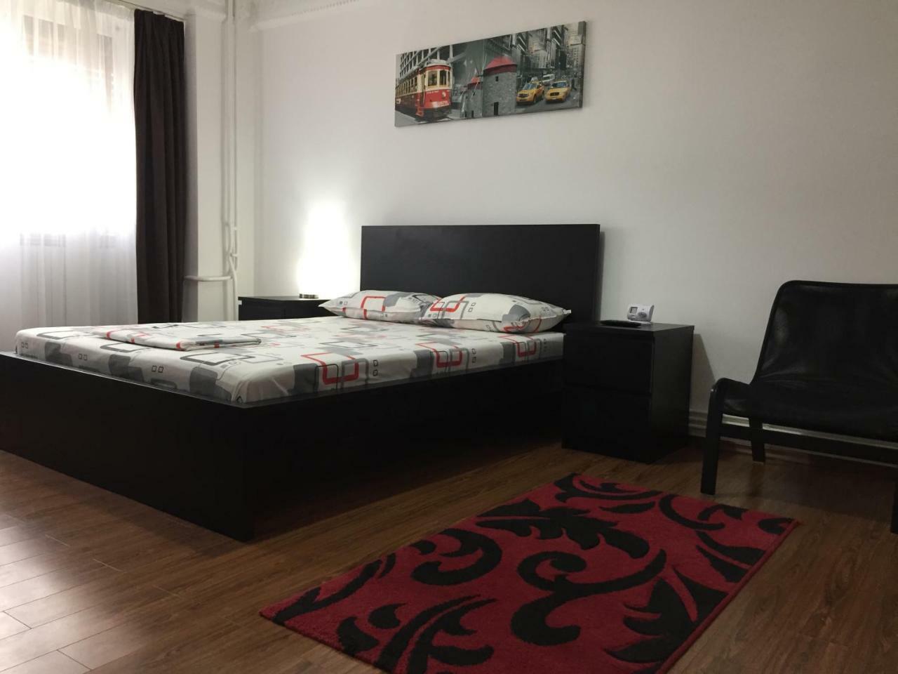 Center Apartment Galaţi Eksteriør billede