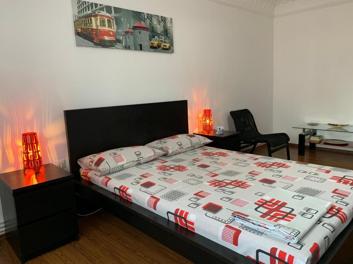 Center Apartment Galaţi Eksteriør billede