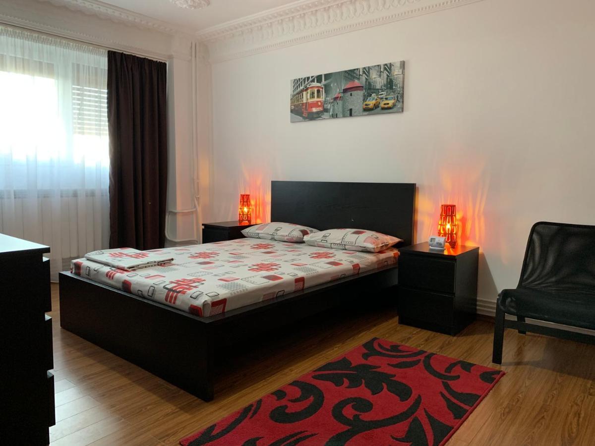 Center Apartment Galaţi Eksteriør billede